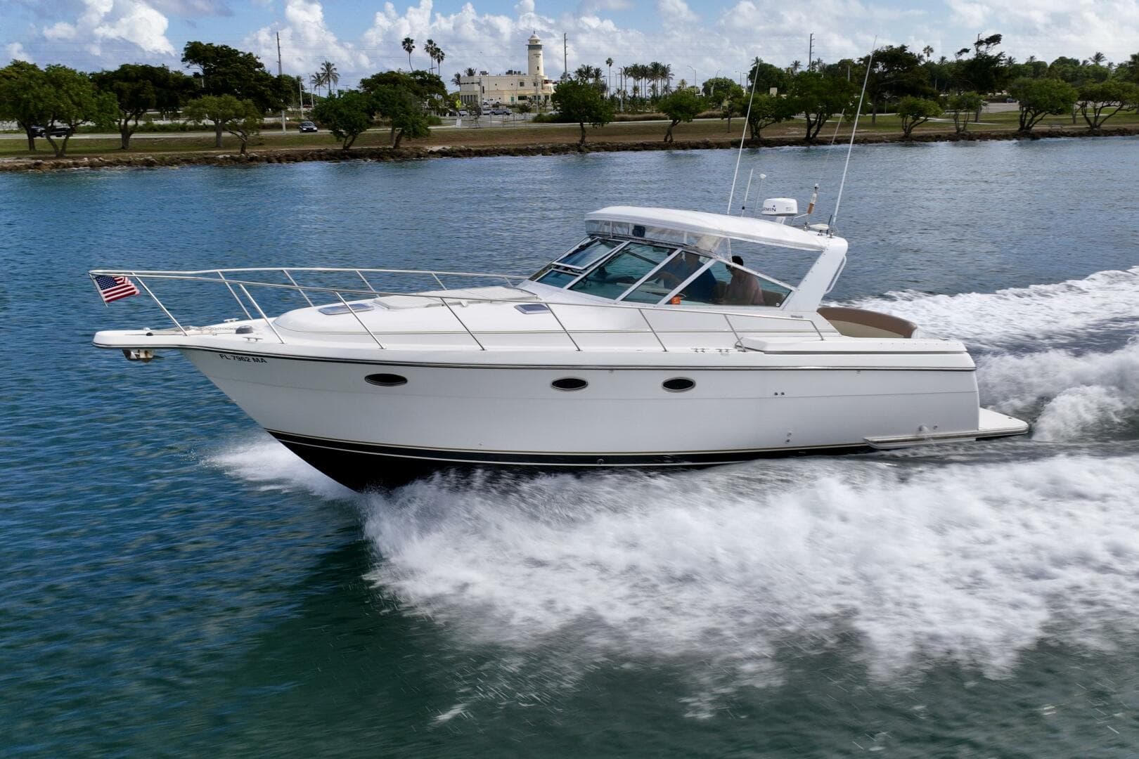 2000 Tiara Yachts 3500 Express