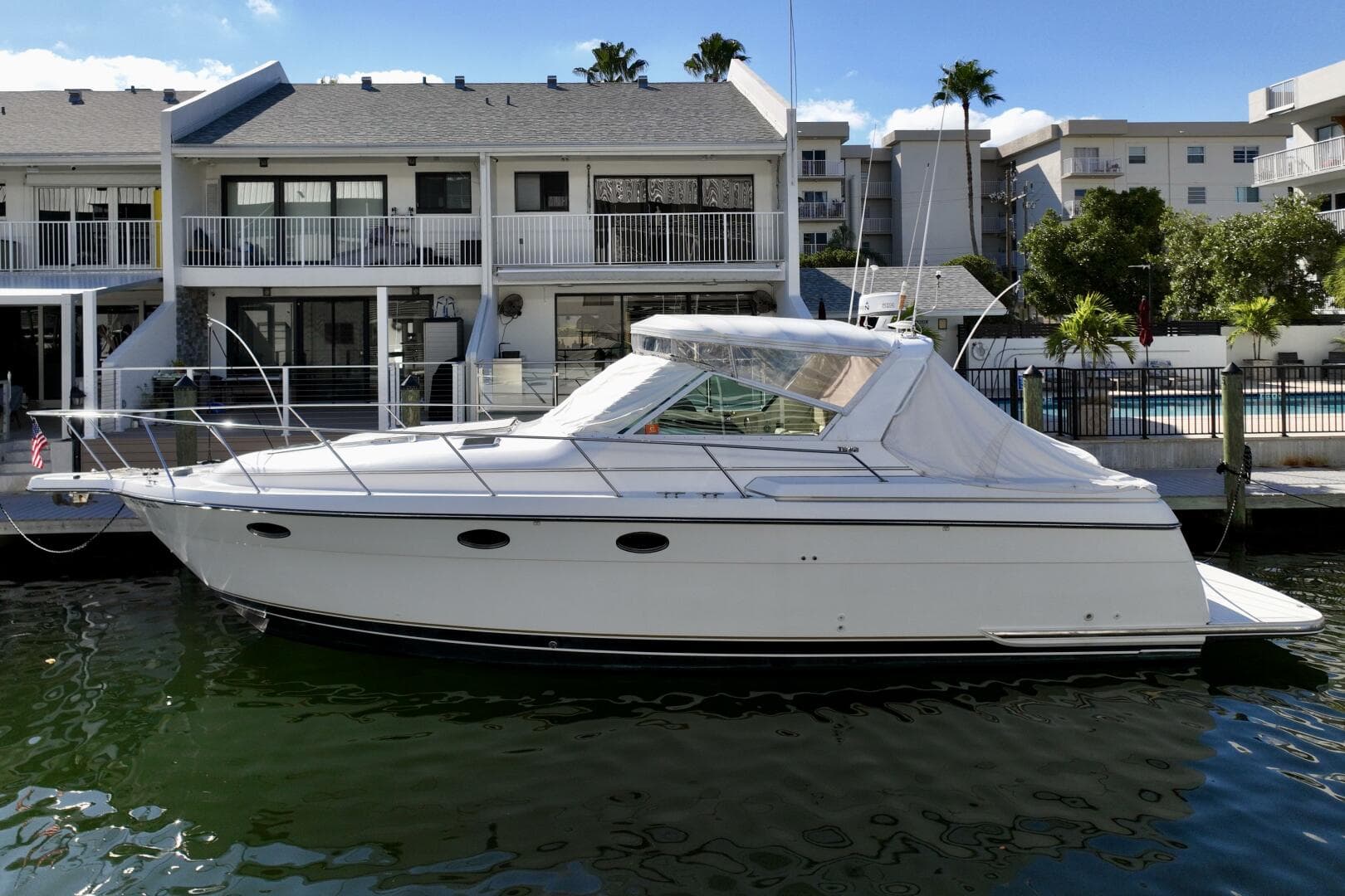 2000 Tiara Yachts 3500 Express — photo 34