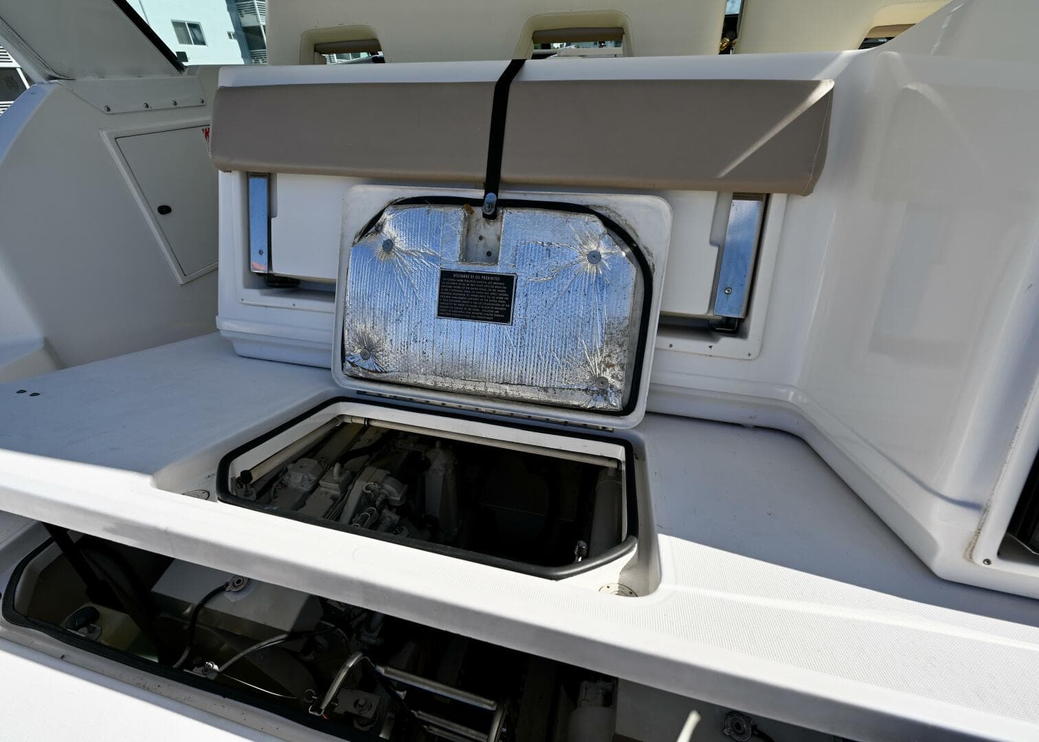 2000 Tiara Yachts 3500 Express — photo 24