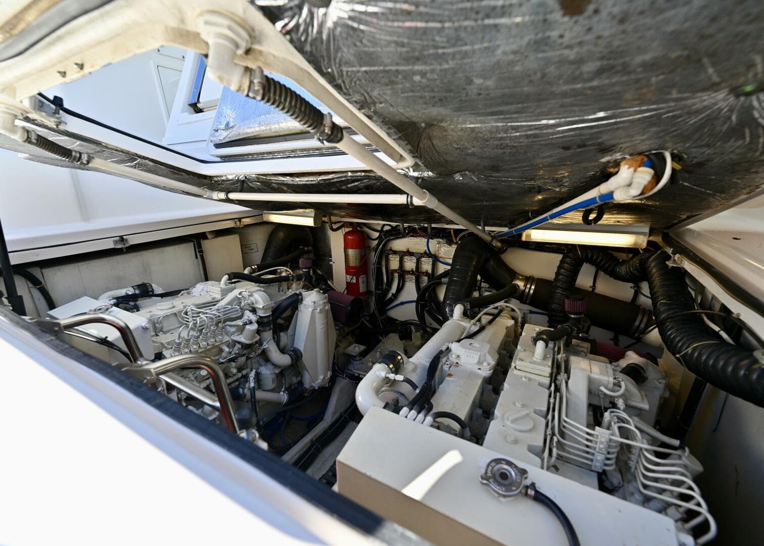 2000 Tiara Yachts 3500 Express — photo 25