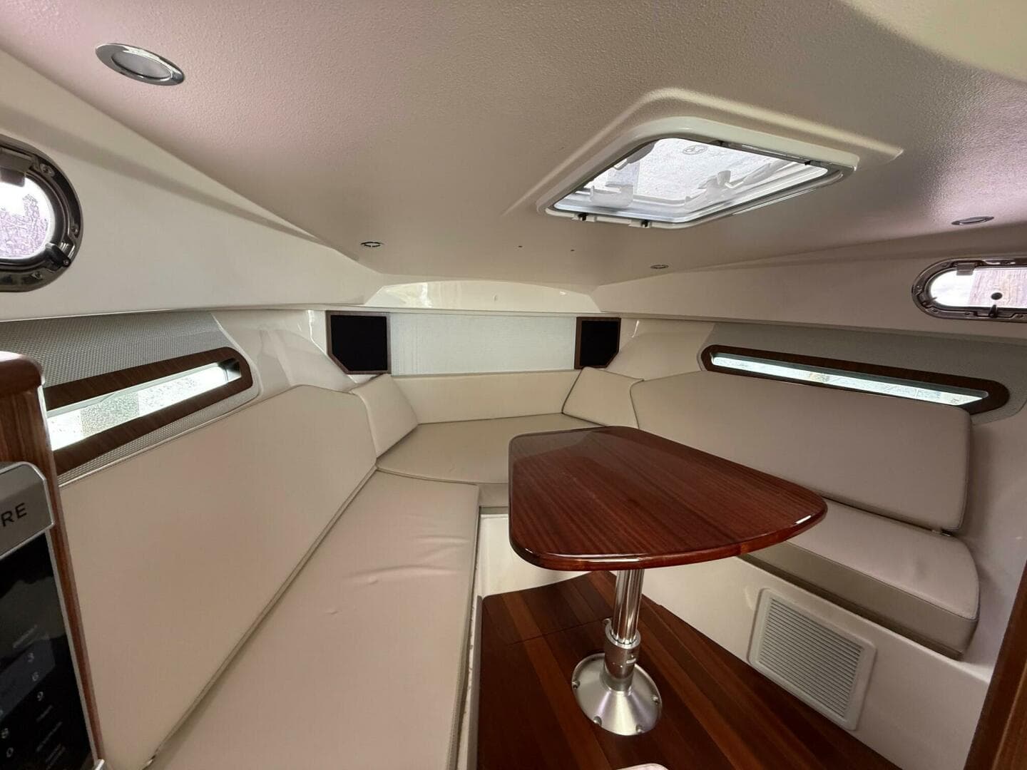 2017 Pursuit OS 325 Offshore — photo 24