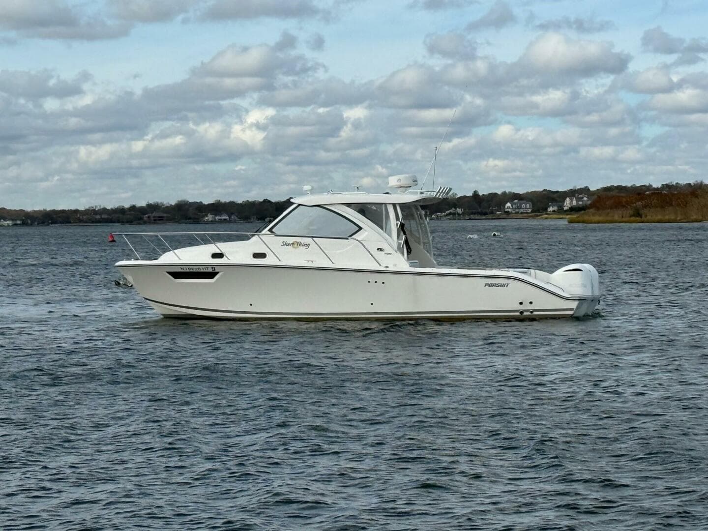 2017 Pursuit OS 325 Offshore — photo 8