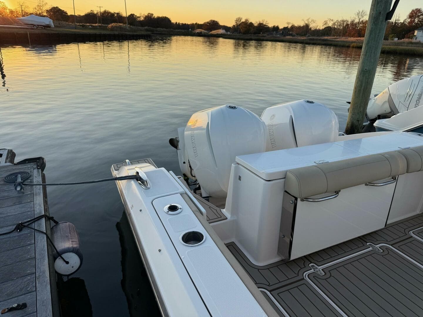 2017 Pursuit OS 325 Offshore — photo 13