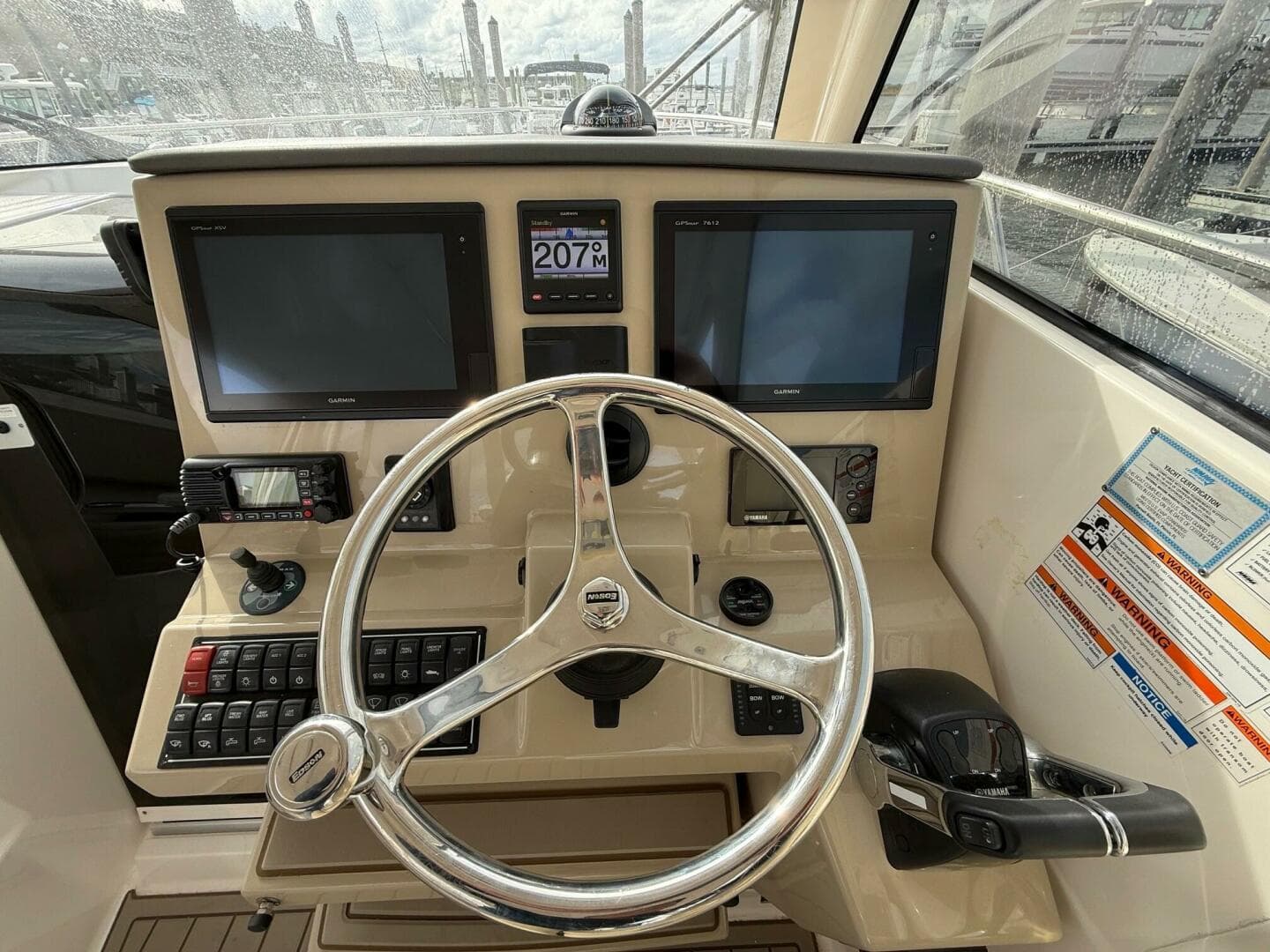 2017 Pursuit OS 325 Offshore — photo 17