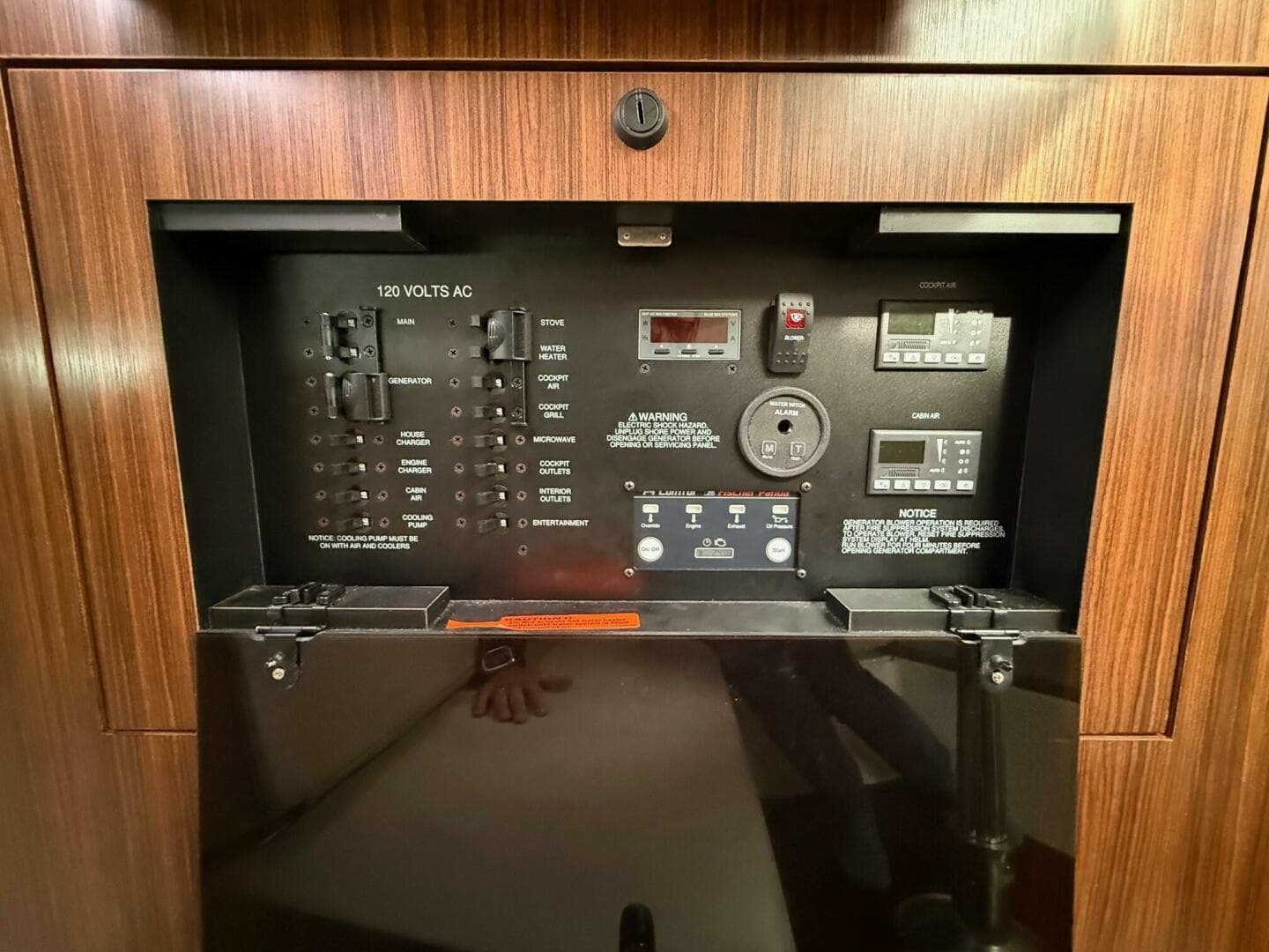 2017 Pursuit OS 325 Offshore — photo 29