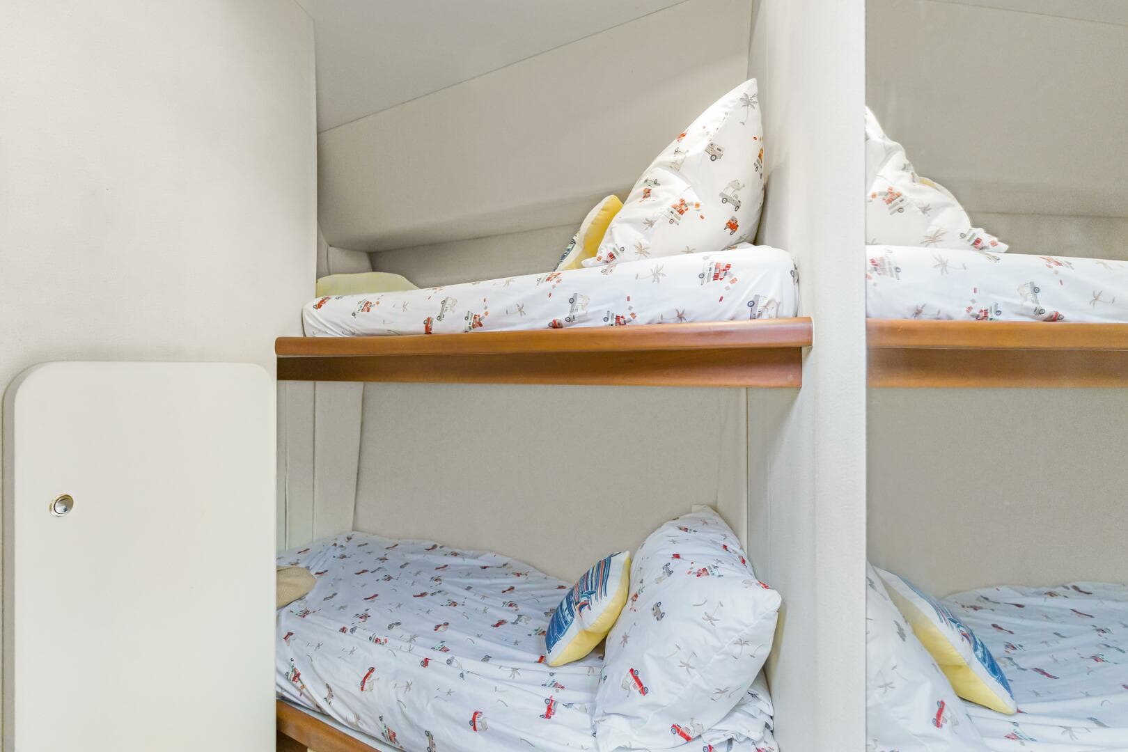 2005 Silverton 34 Convertible — photo 12