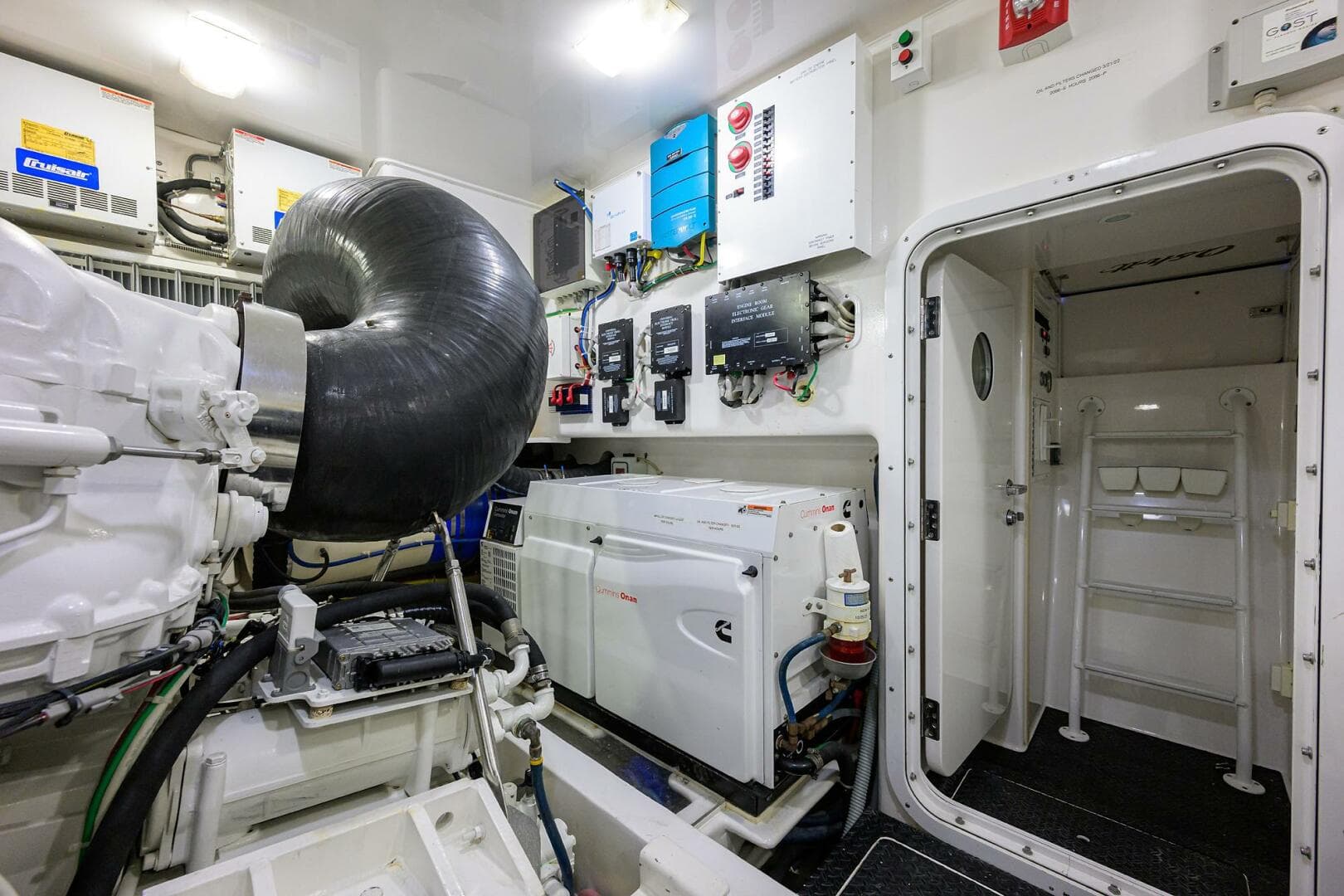 2014 Viking Enclosed Bridge — photo 66