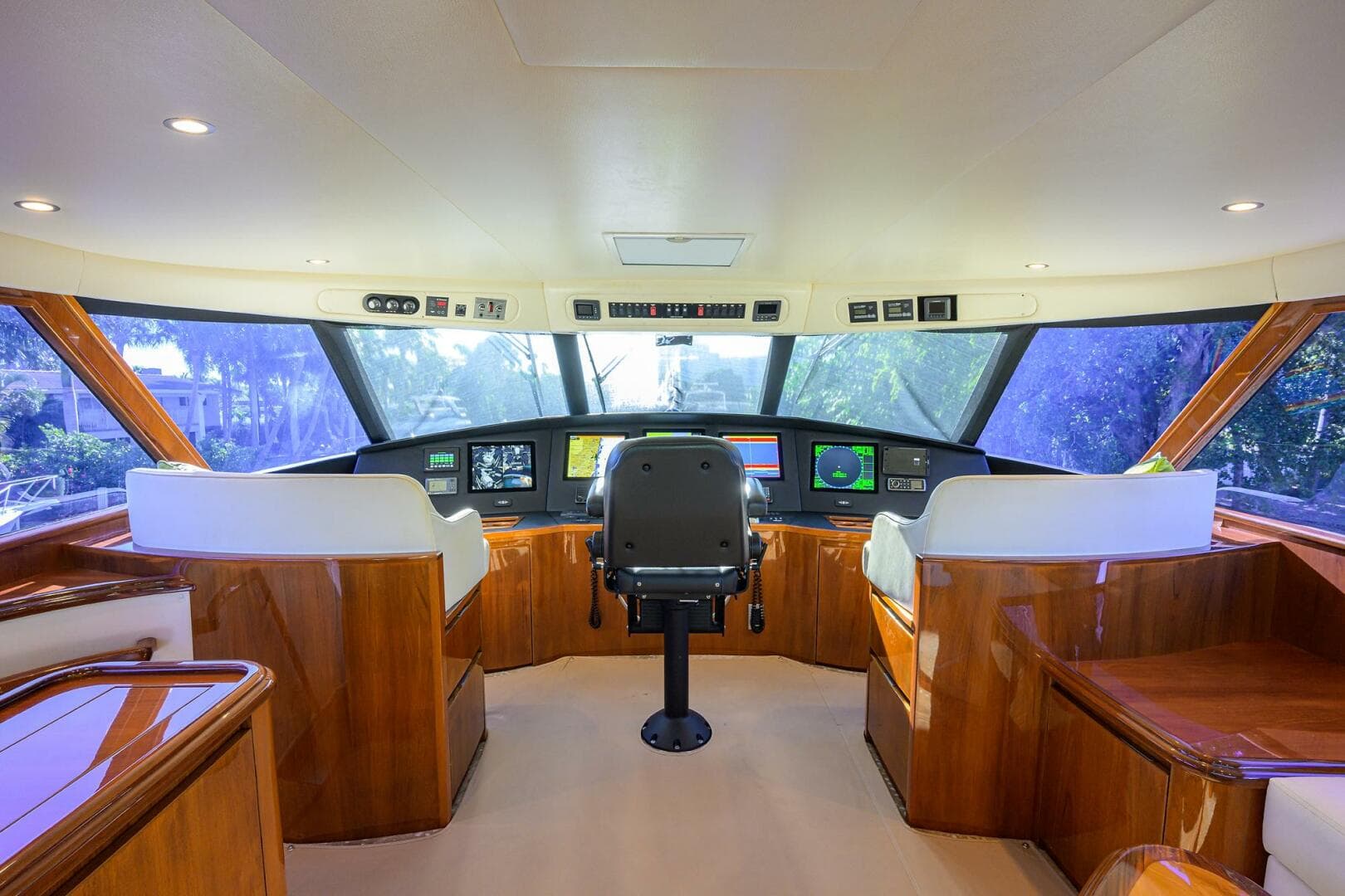 2014 Viking Enclosed Bridge — photo 49