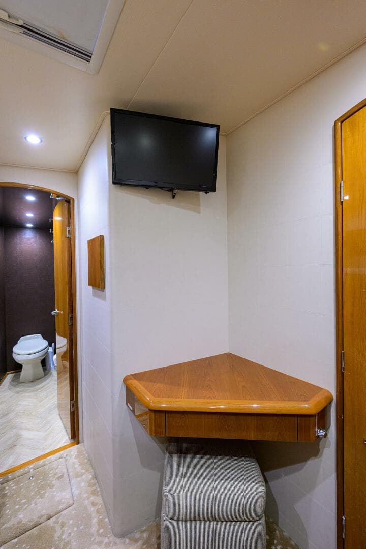 2014 Viking Enclosed Bridge — photo 42