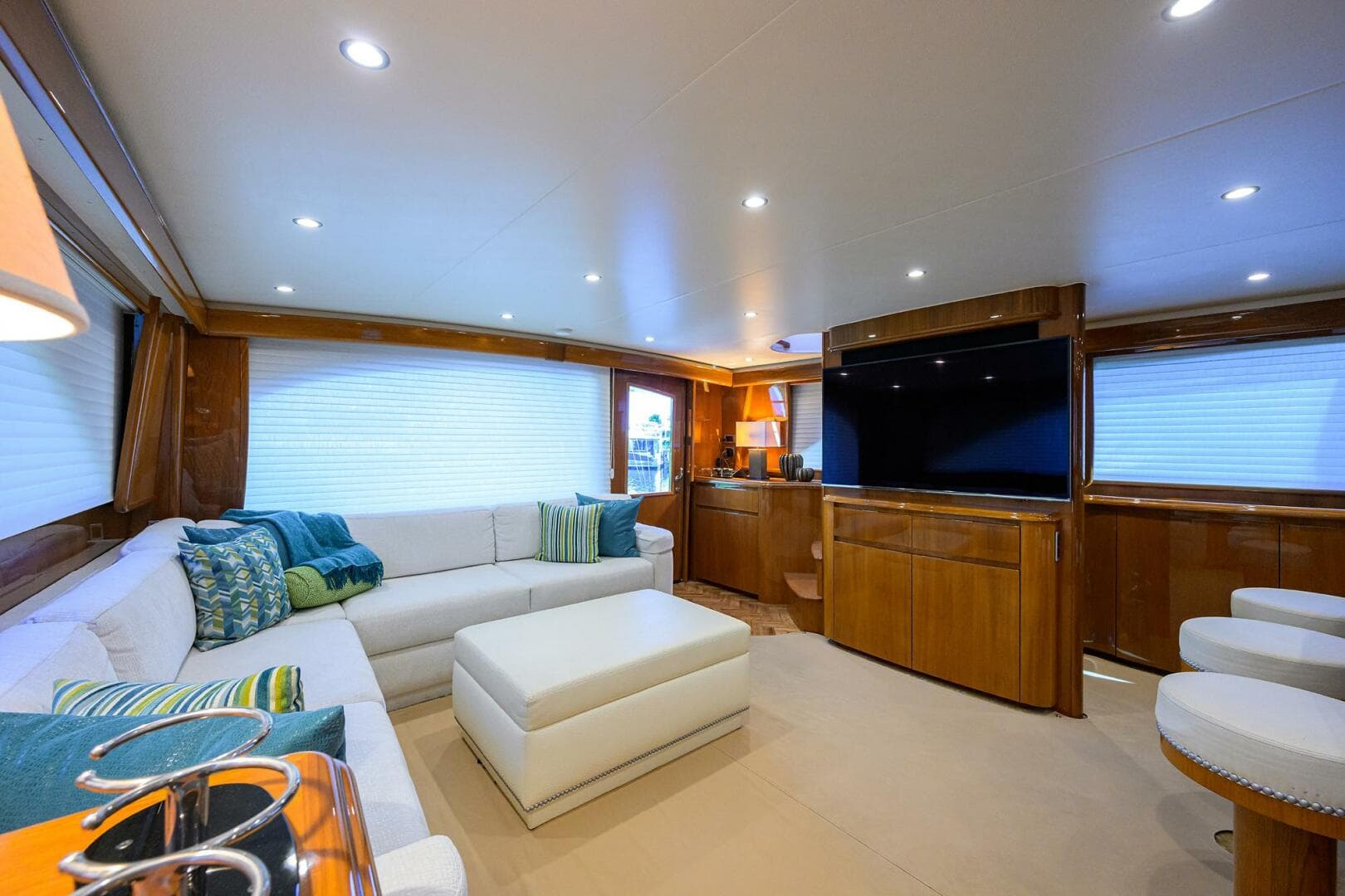 2014 Viking Enclosed Bridge — photo 9