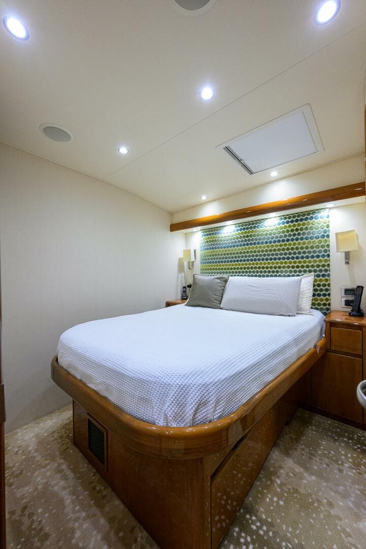 2014 Viking Enclosed Bridge — photo 37