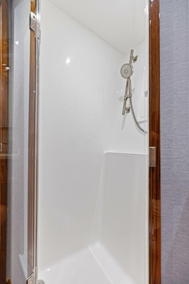 2026 Viking 82 Convertible — photo 73