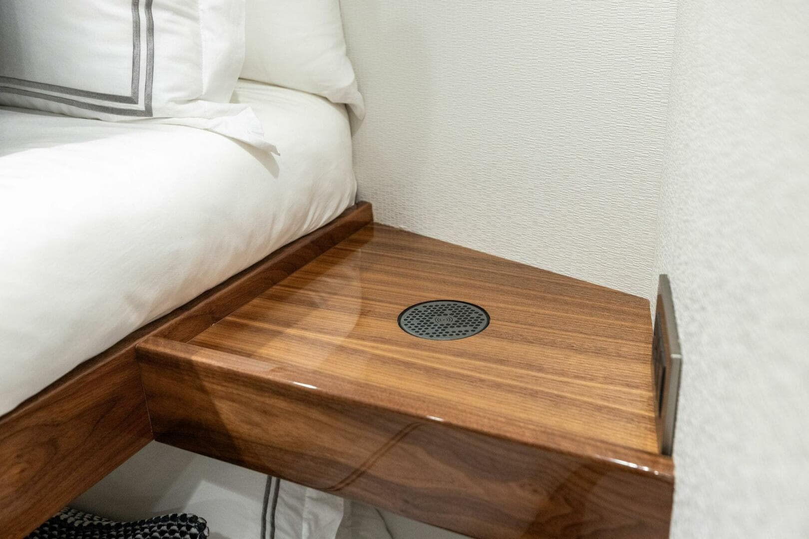 2026 Viking 82 Convertible — photo 90