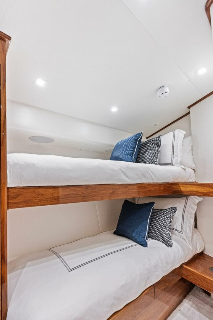 2026 Viking 82 Convertible — photo 92