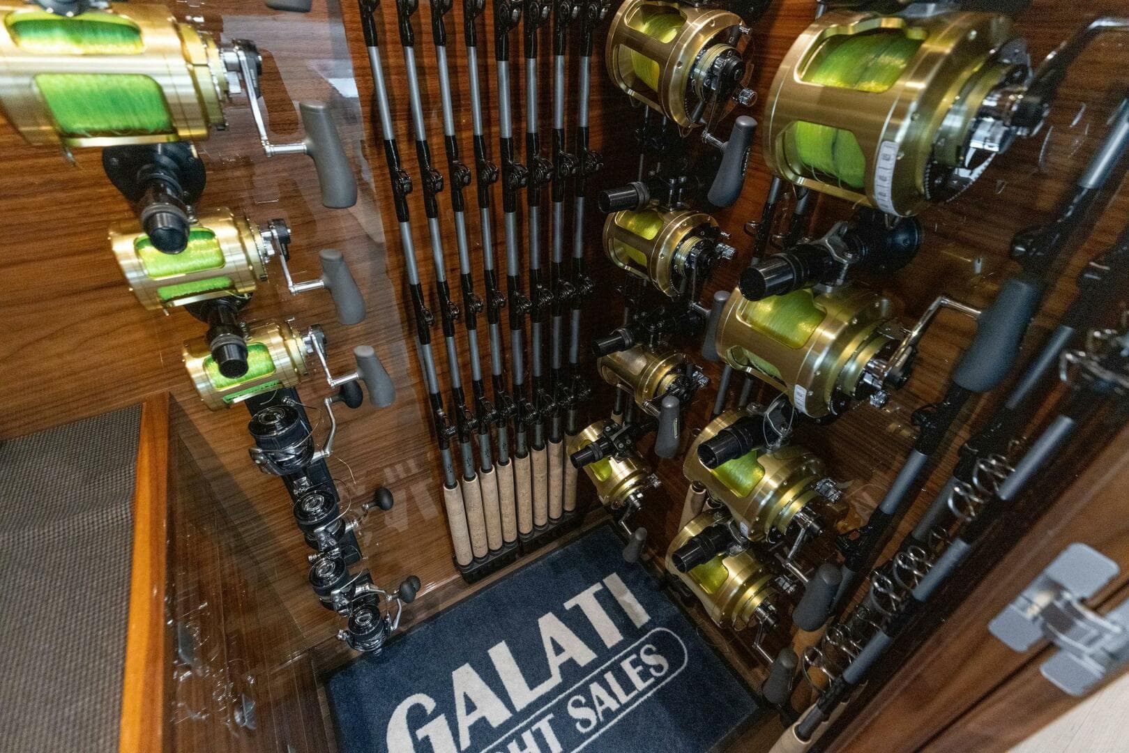 2026 Viking 82 Convertible — photo 33