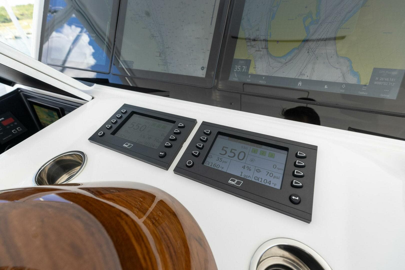 2026 Viking 82 Convertible — photo 103