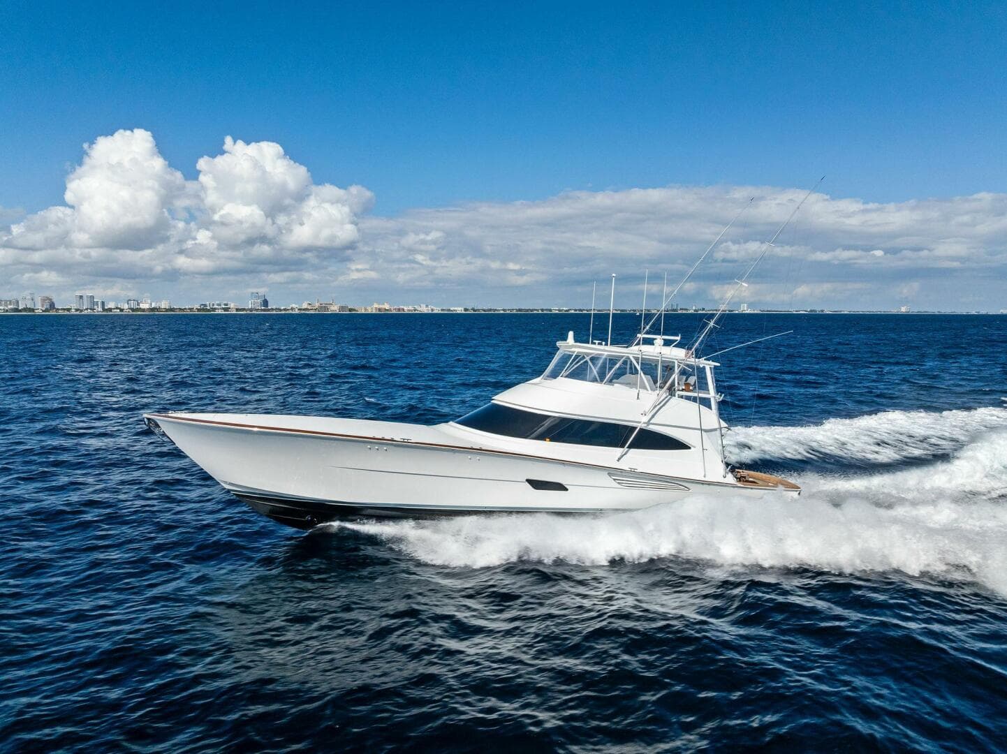 2026 Viking 82 Convertible — photo 165