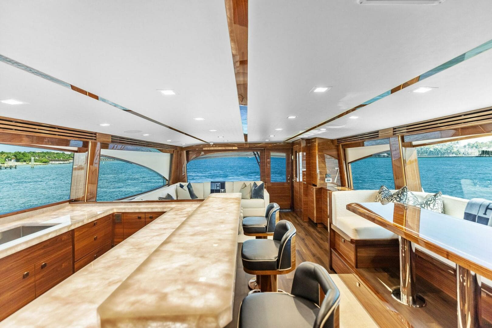 2026 Viking 82 Convertible — photo 26