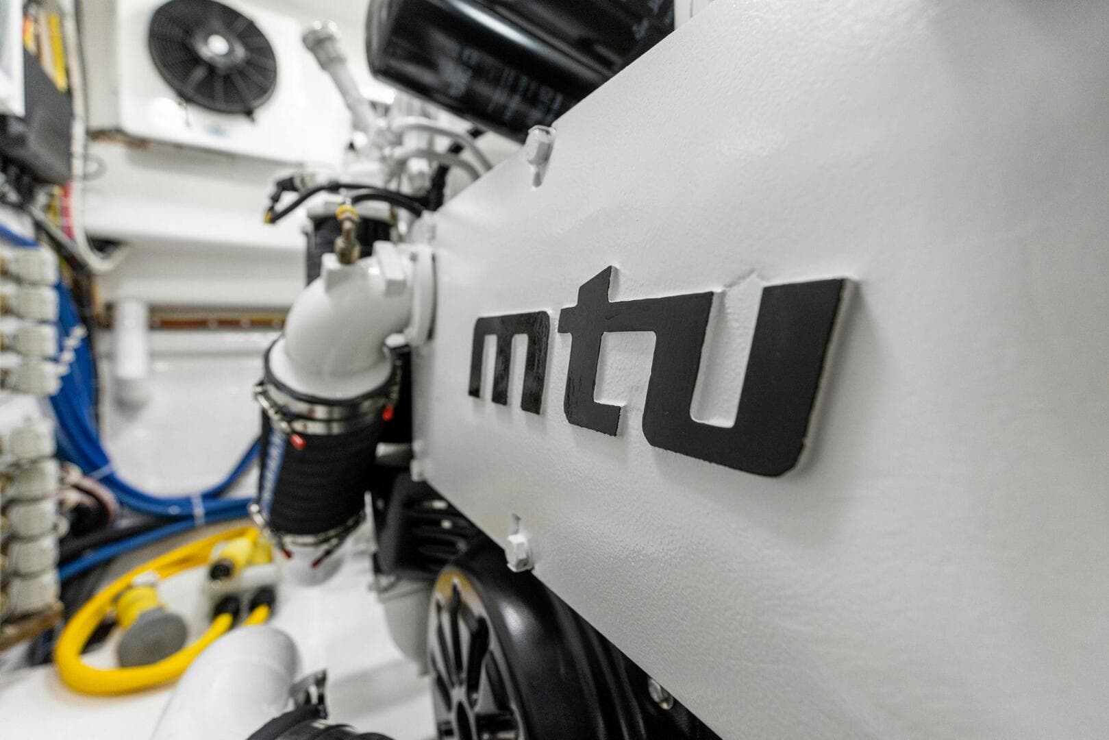 2026 Viking 82 Convertible — photo 144