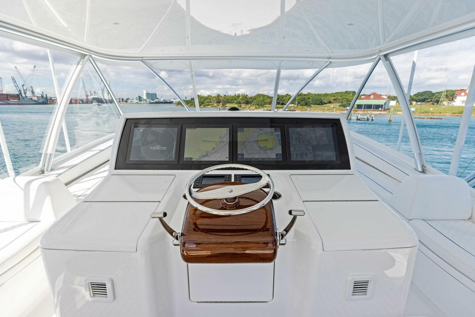 2026 Viking 82 Convertible — photo 107