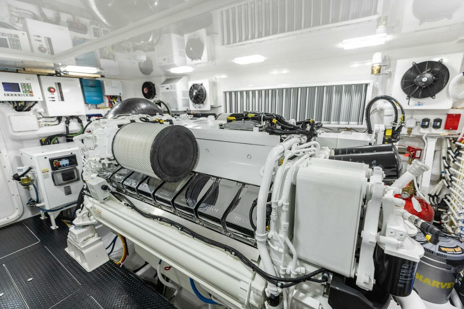 2026 Viking 82 Convertible — photo 137