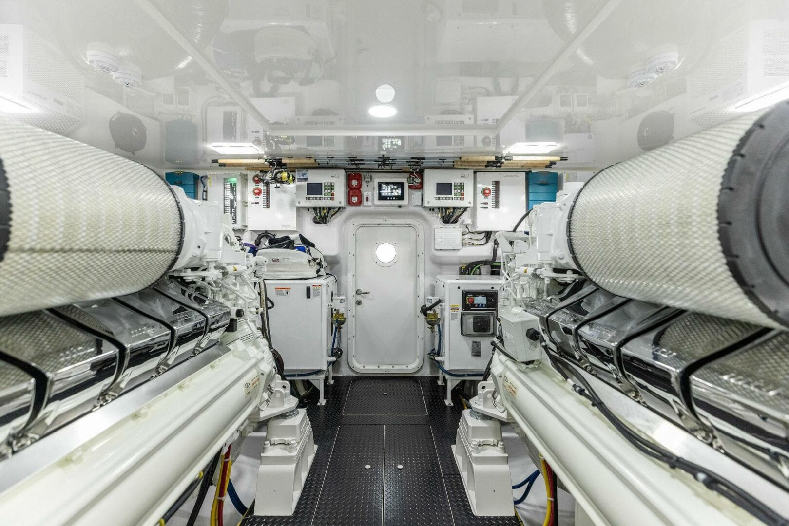 2026 Viking 82 Convertible — photo 135