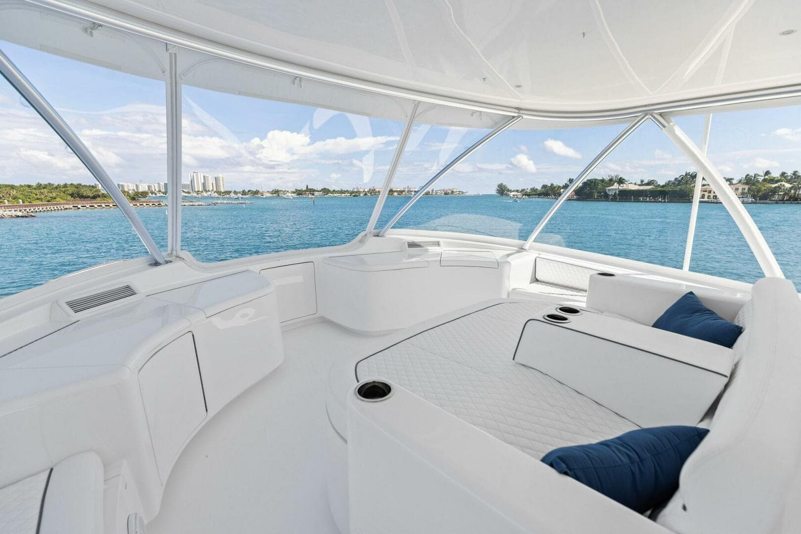 2026 Viking 82 Convertible — photo 97