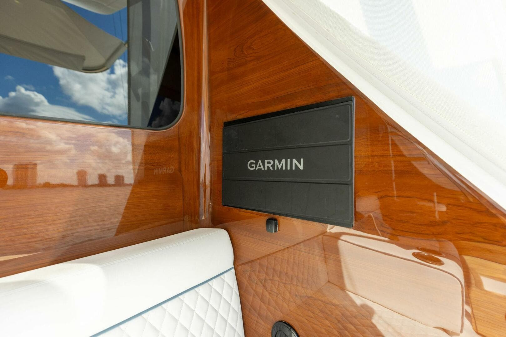 2026 Viking 82 Convertible — photo 126
