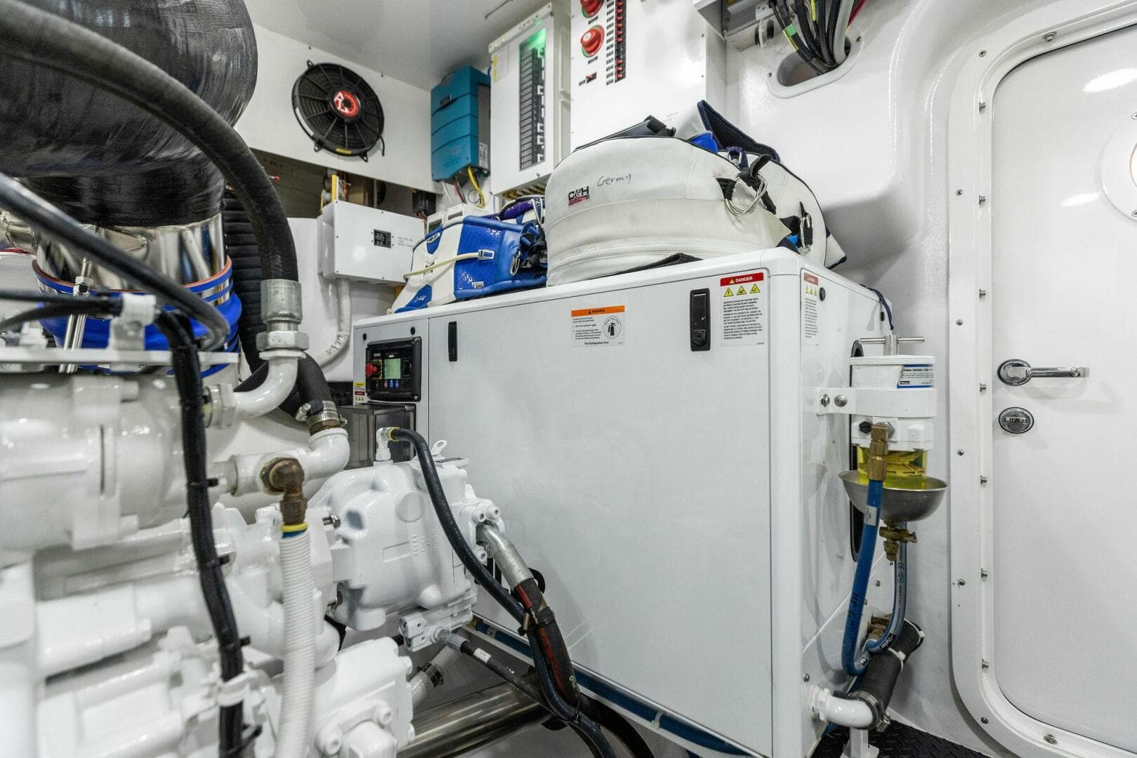 2026 Viking 82 Convertible — photo 147