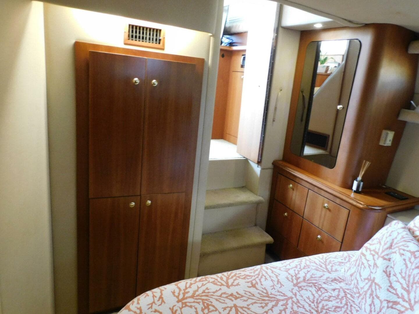 2003 Cruisers Yachts 3750 — photo 17