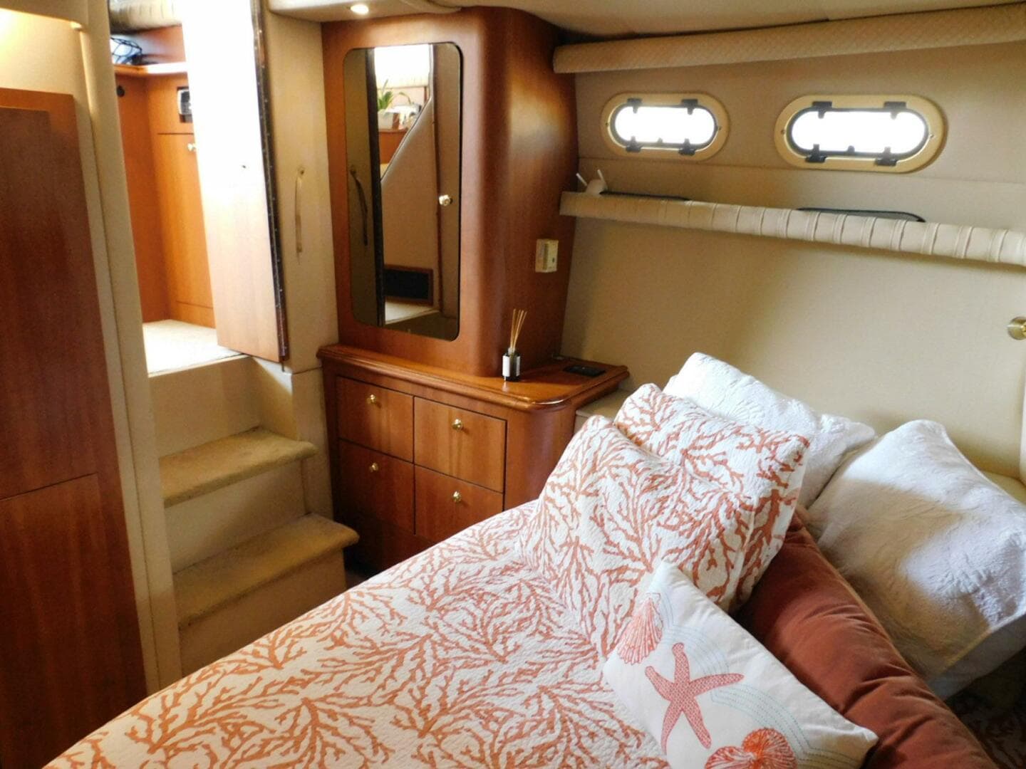 2003 Cruisers Yachts 3750 — photo 12