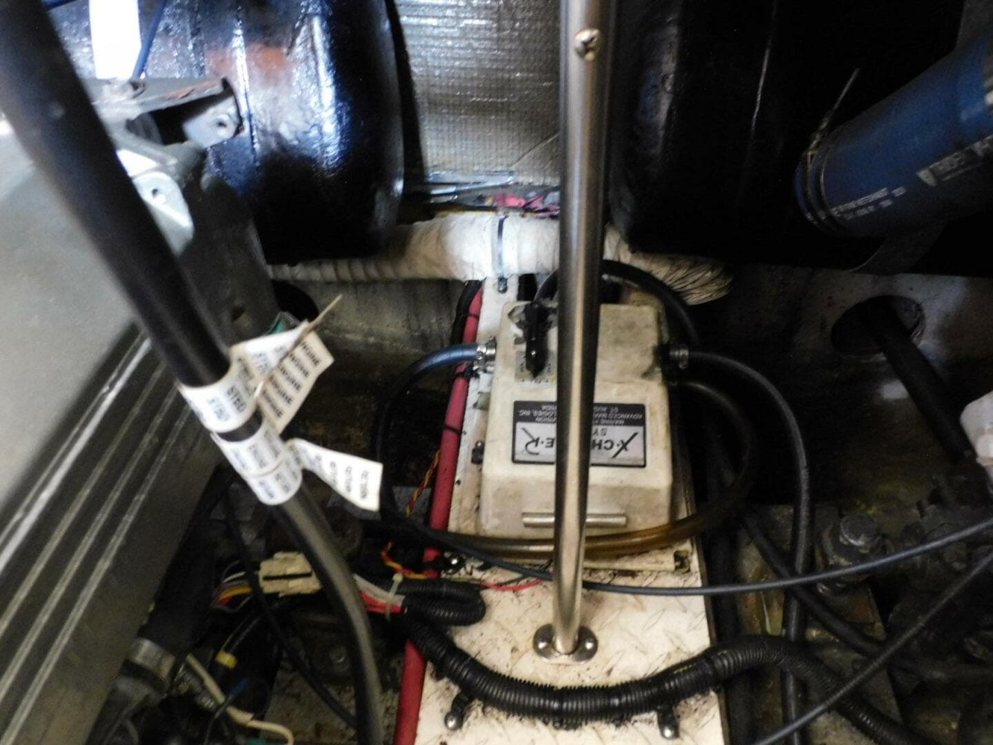 2003 Cruisers Yachts 3750 — photo 38