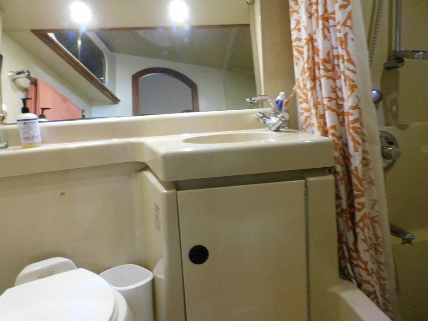 2003 Cruisers Yachts 3750 — photo 16