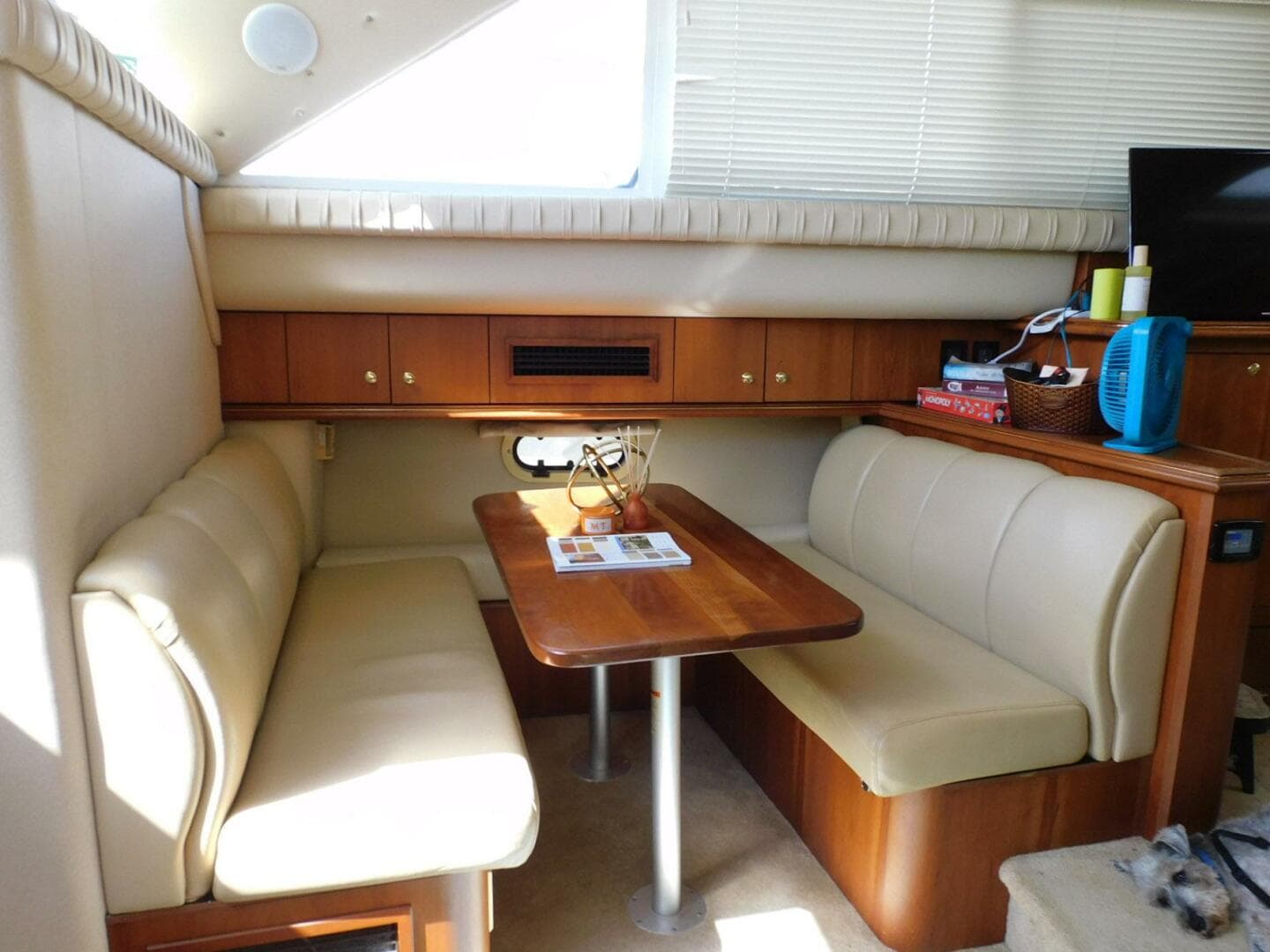 2003 Cruisers Yachts 3750 — photo 7