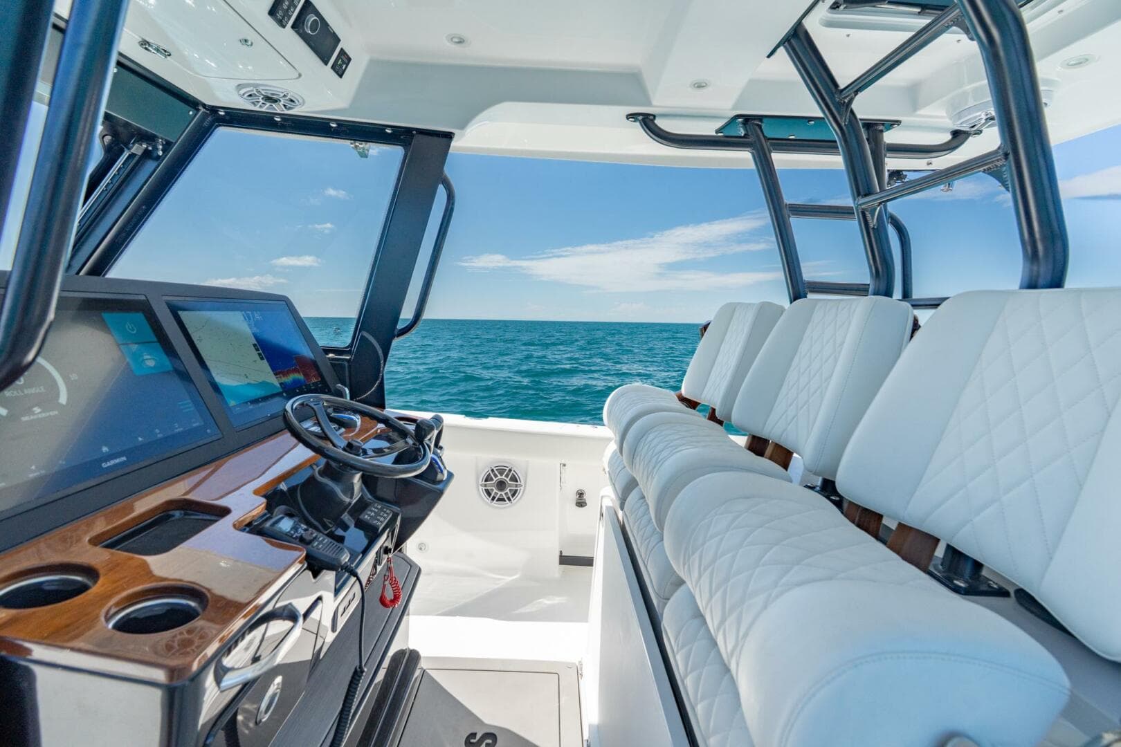 2025 Everglades 375 Center Console — photo 19