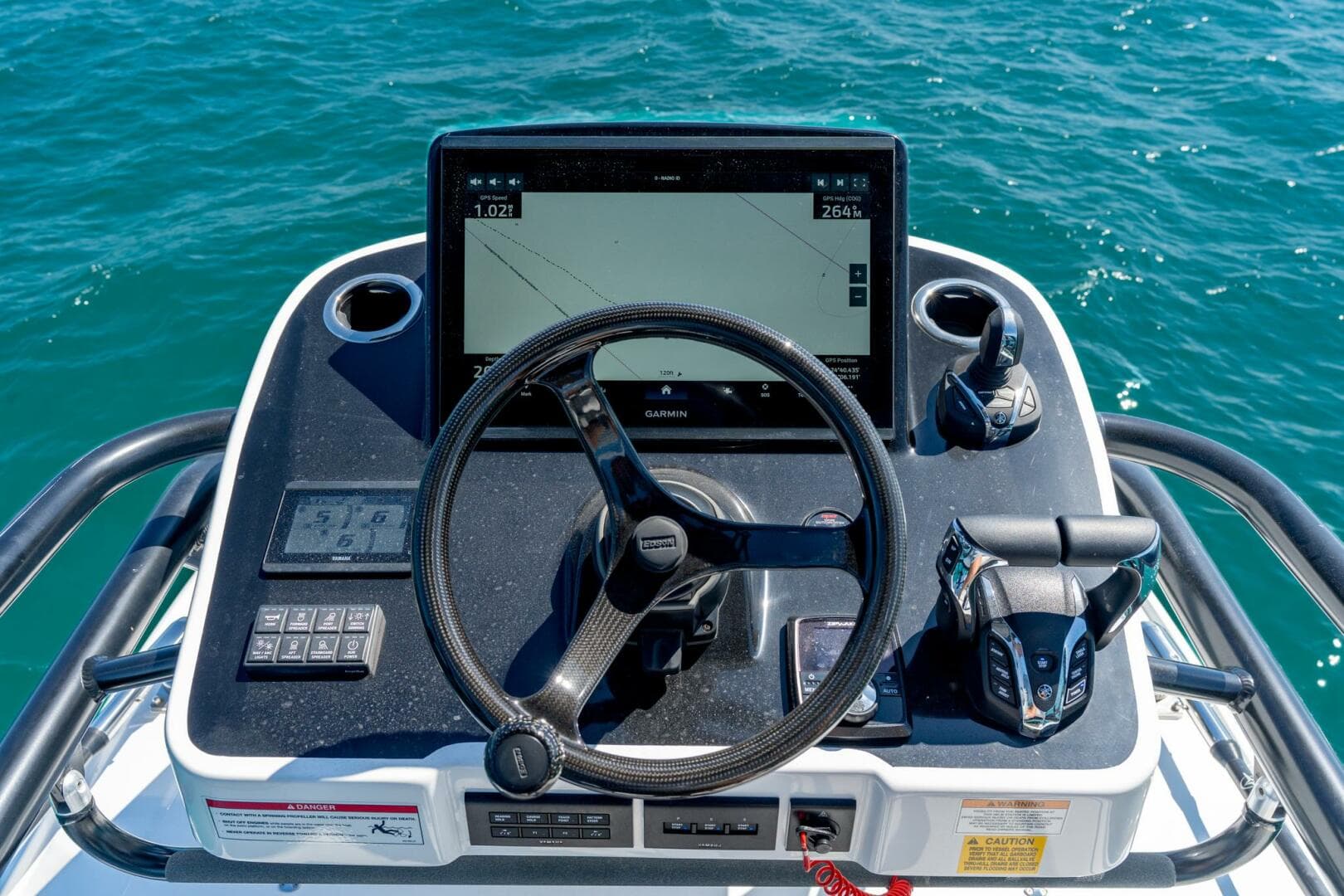 2025 Everglades 375 Center Console — photo 11