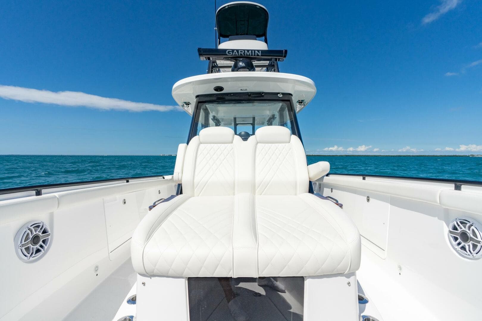 2025 Everglades 375 Center Console — photo 13