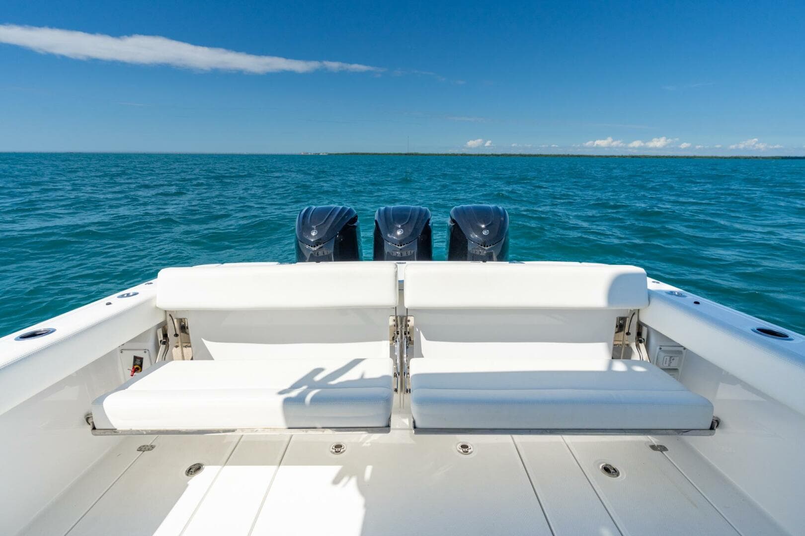 2025 Everglades 375 Center Console — photo 12