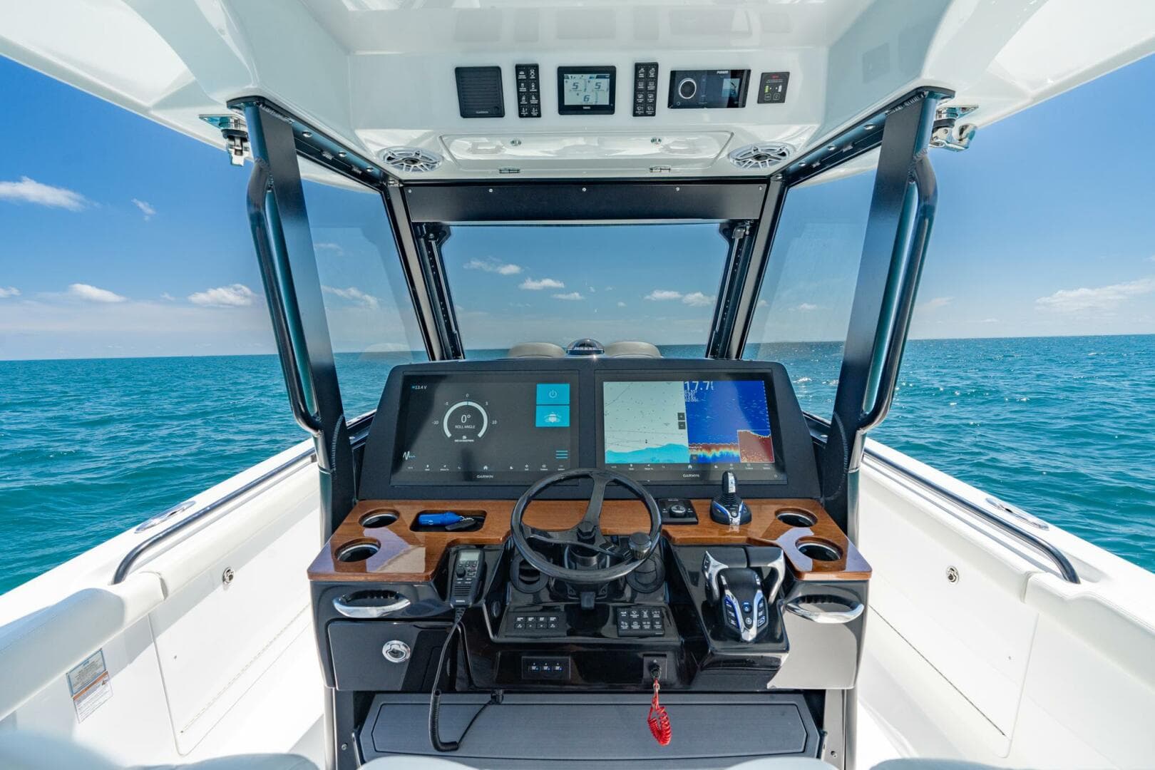 2025 Everglades 375 Center Console — photo 21