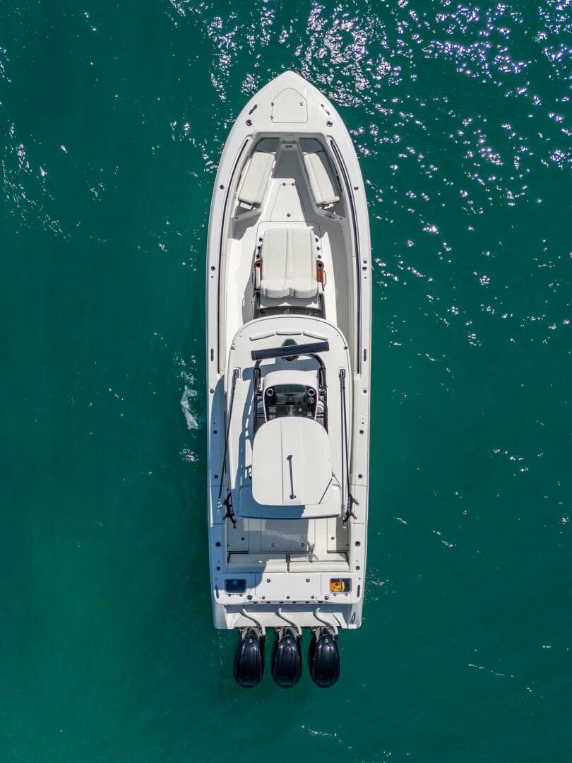 2025 Everglades 375 Center Console — photo 4