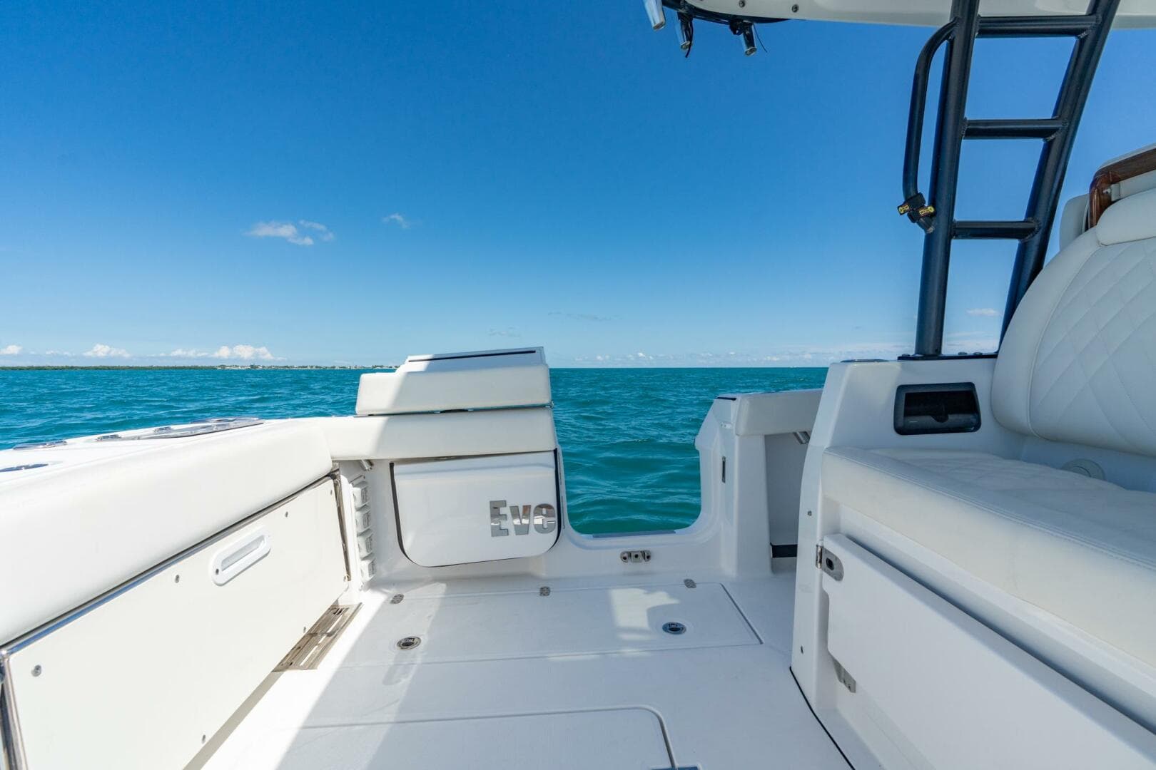 2025 Everglades 375 Center Console — photo 20