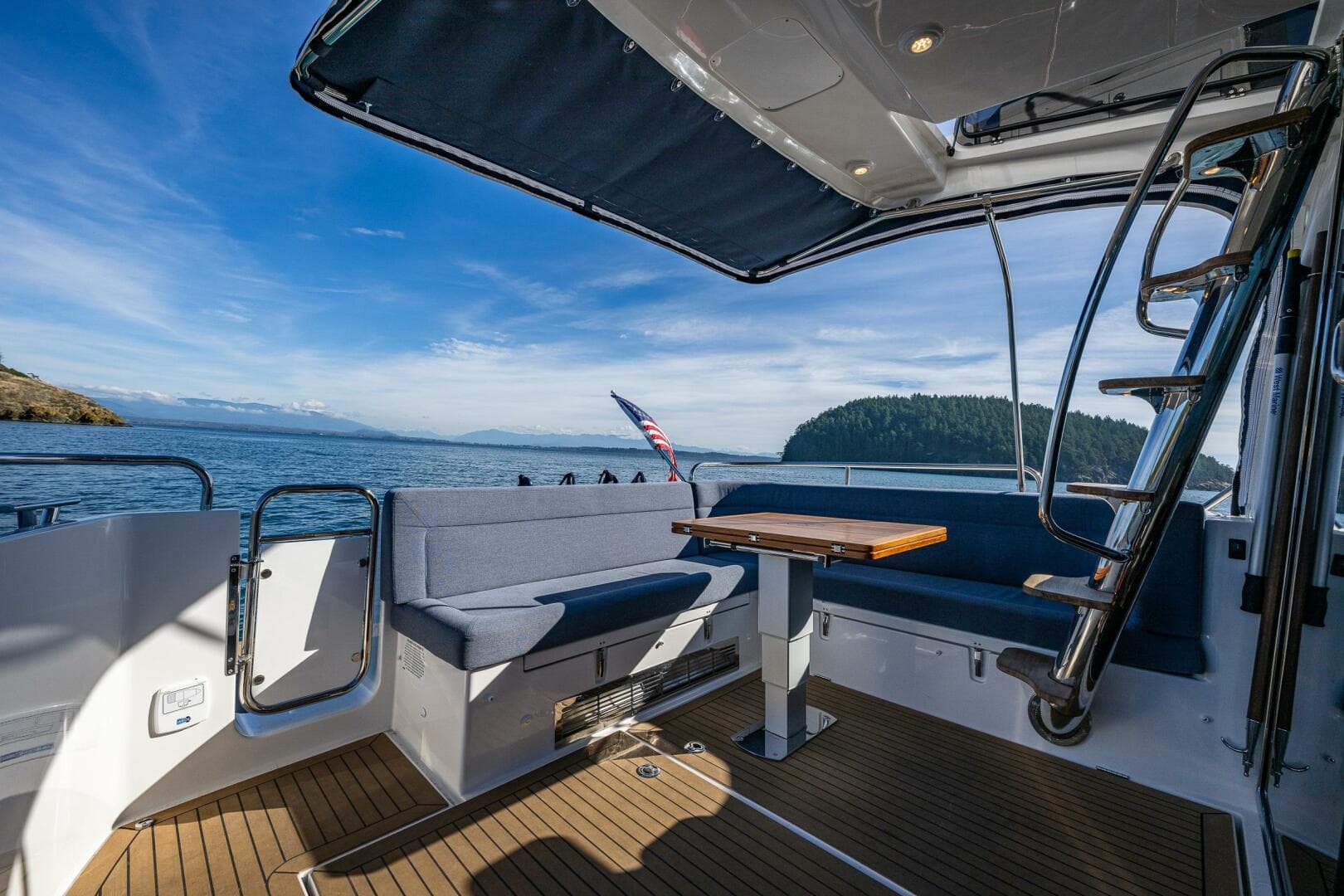 2023 Nimbus 405 Flybridge — photo 14