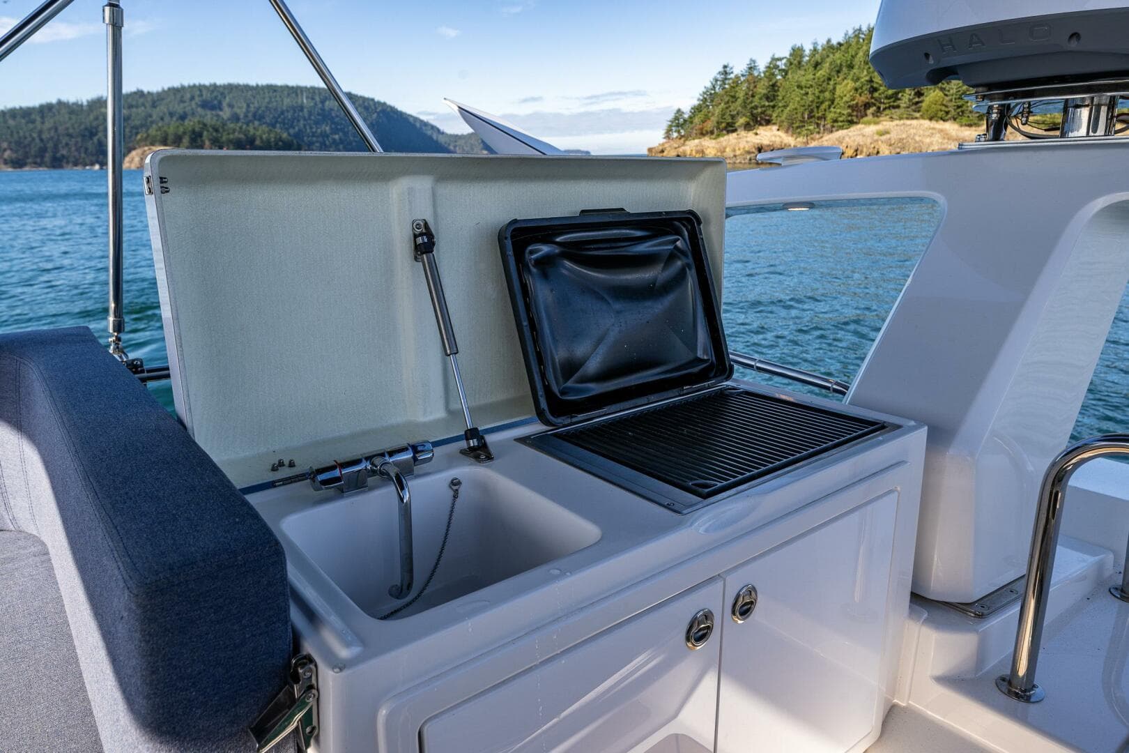 2023 Nimbus 405 Flybridge — photo 17