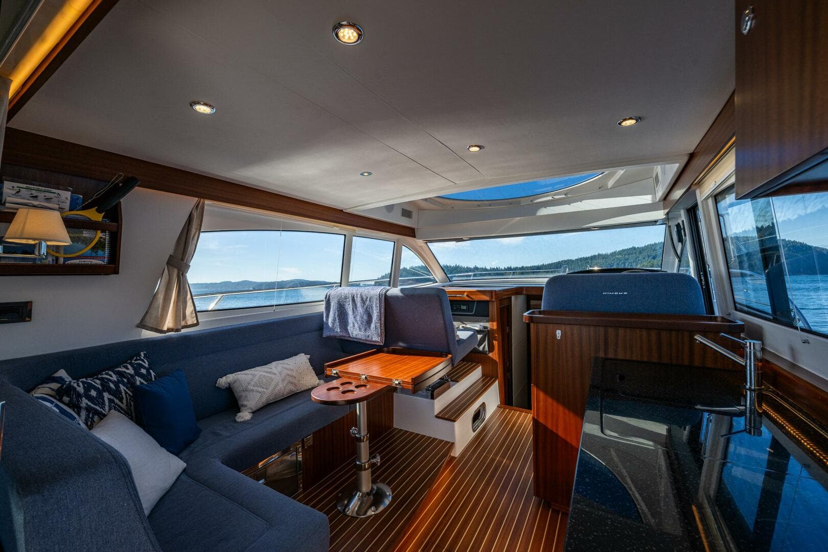 2023 Nimbus 405 Flybridge — photo 24