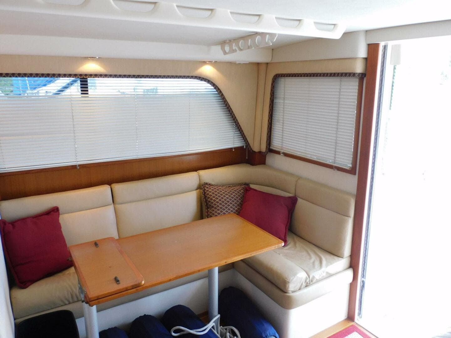 1999 Cabo 35 Flybridge Sportfisher — photo 5