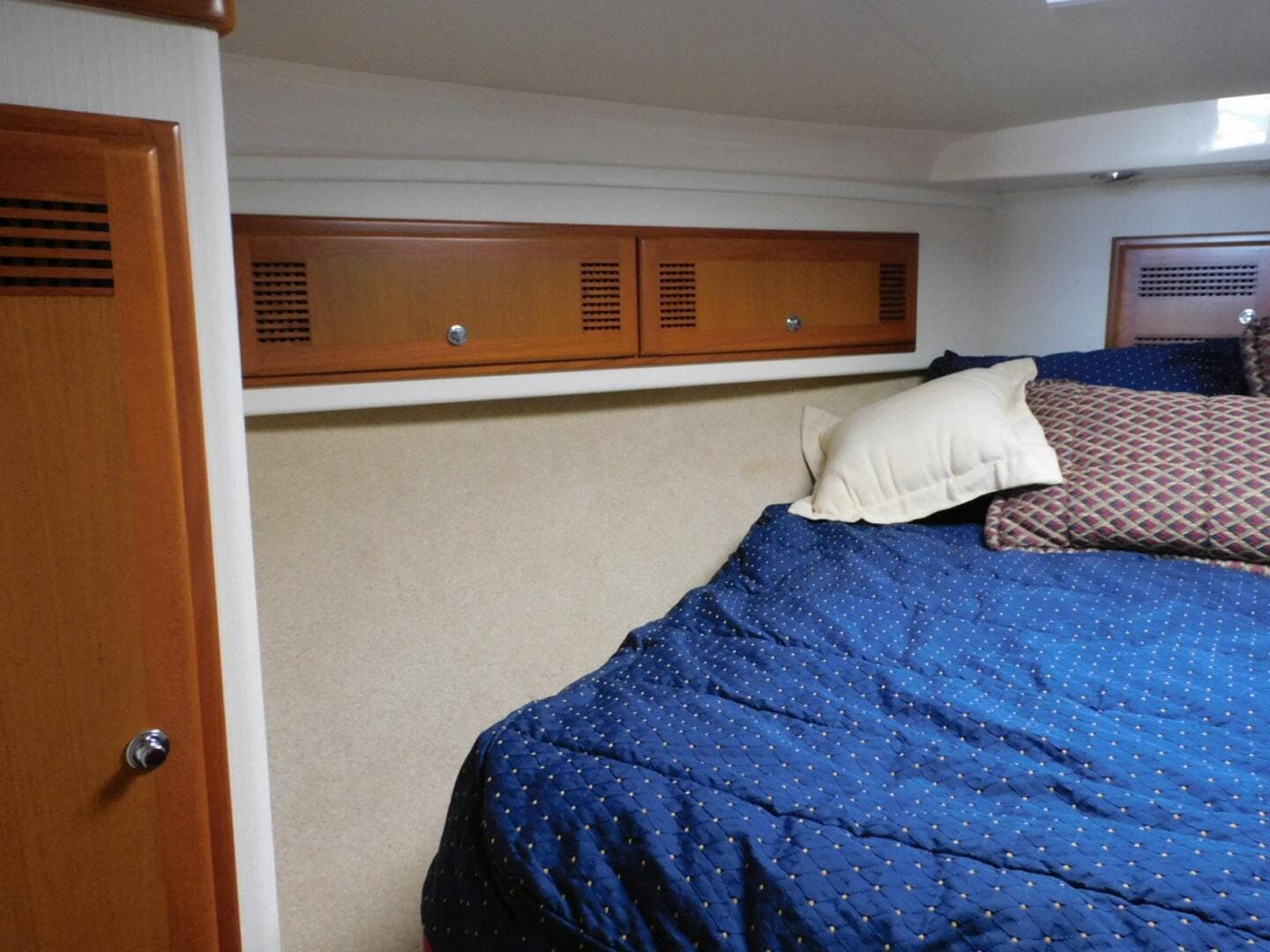 1999 Cabo 35 Flybridge Sportfisher — photo 15