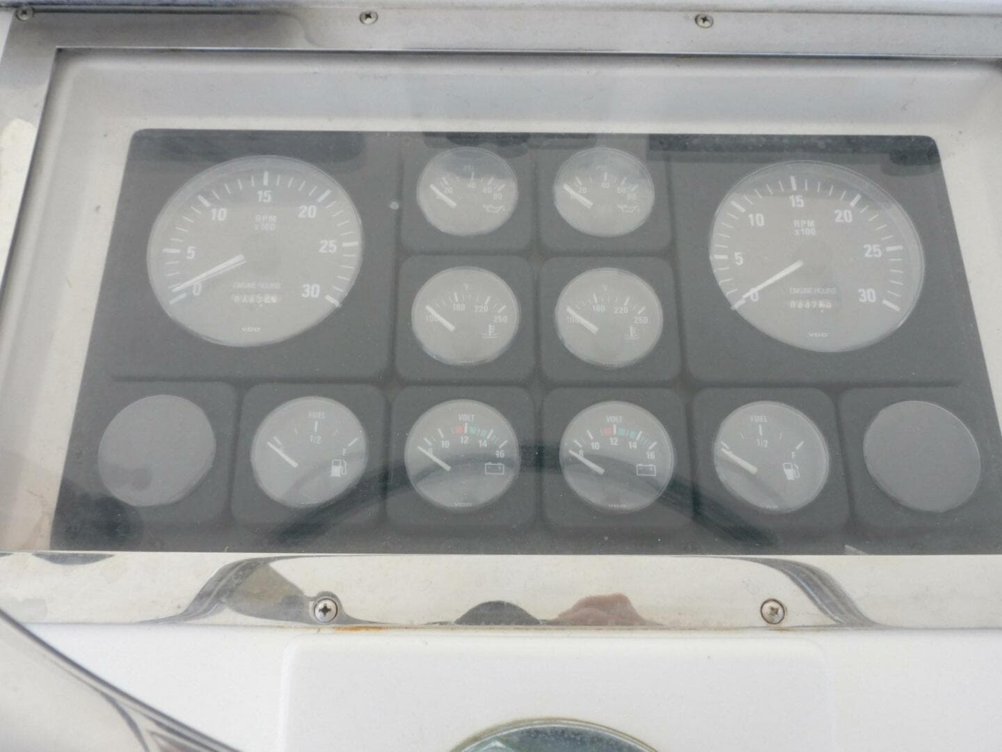 1999 Cabo 35 Flybridge Sportfisher — photo 31