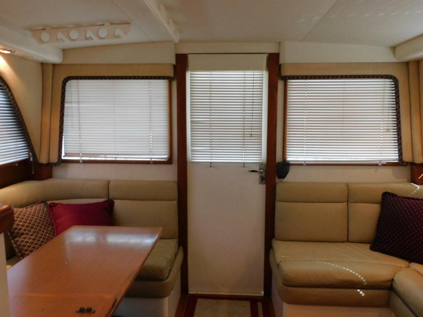 1999 Cabo 35 Flybridge Sportfisher — photo 3