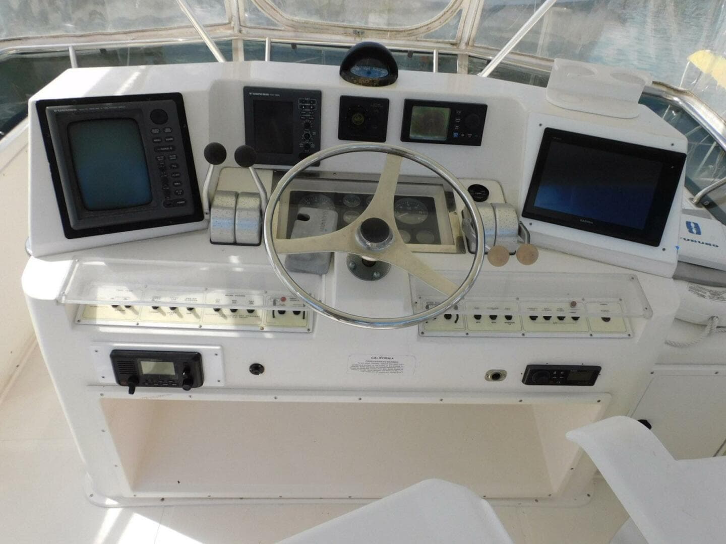 1999 Cabo 35 Flybridge Sportfisher — photo 29