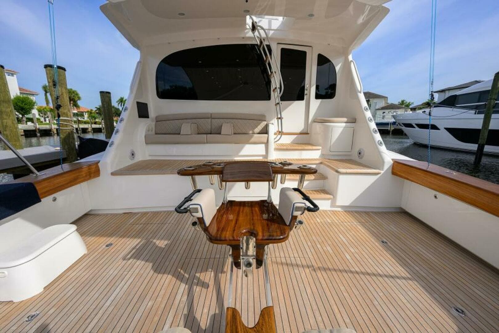 2024 Viking 80 Convertible — photo 33